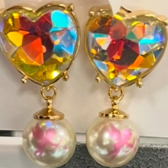 NWT ⚜️💖⚜️ BETSEY JOHNSON HEART EARRINGS with Drop Pearl accent - Picture 10 of 11